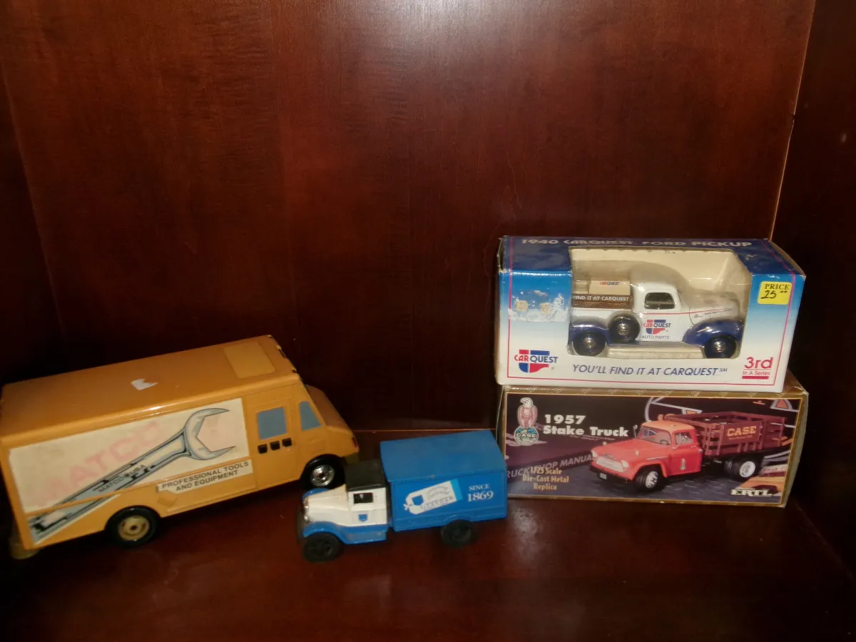 Collectible Die-Cast Toy Trucks Lot - ERTL, Carquest & Matco (4 Pieces)